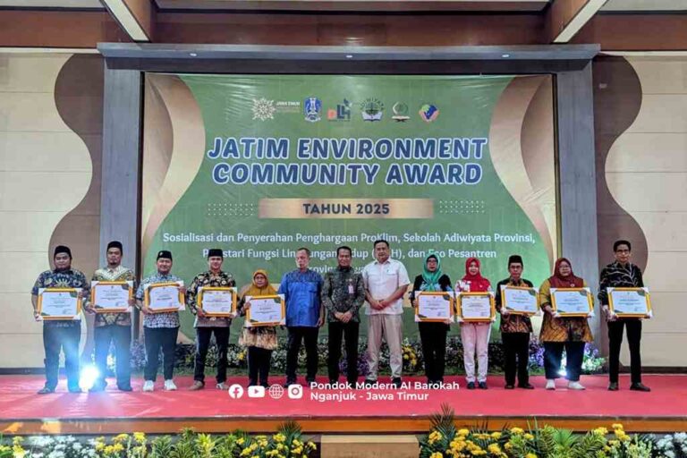 al-barokah-raih-penghargaan-eco-pesantren-2024