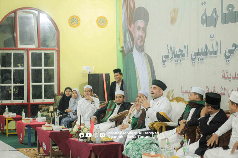 alt="Syekh Rouhi Beri Muhadharah di Pondok Modern Al-Barokah"