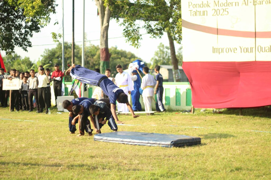 PORSENI Tumbukan Sportivitas dan Kreativitas